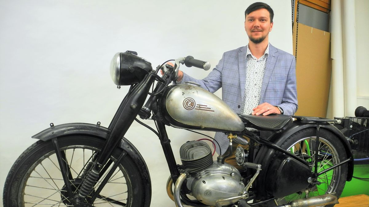 Ostravští studenti renovují historické motocykly